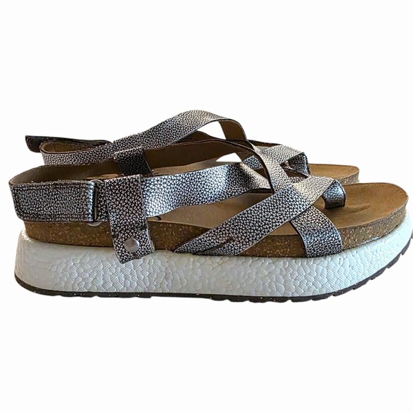 OTBT Springer Womens 8M Pewter Metallic Platform Sandals Boho Comfort Shoes main image 2